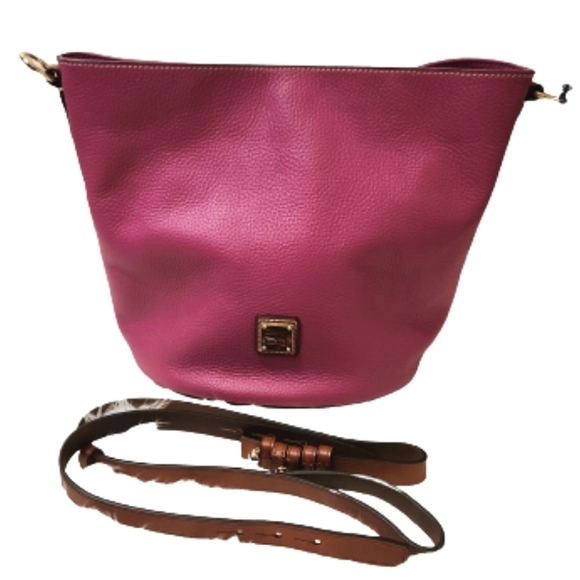 Dooney & Bourke Thea Feed | NWT Pebble Leather Large Bucket Bag Pink - Picture 1 of 12